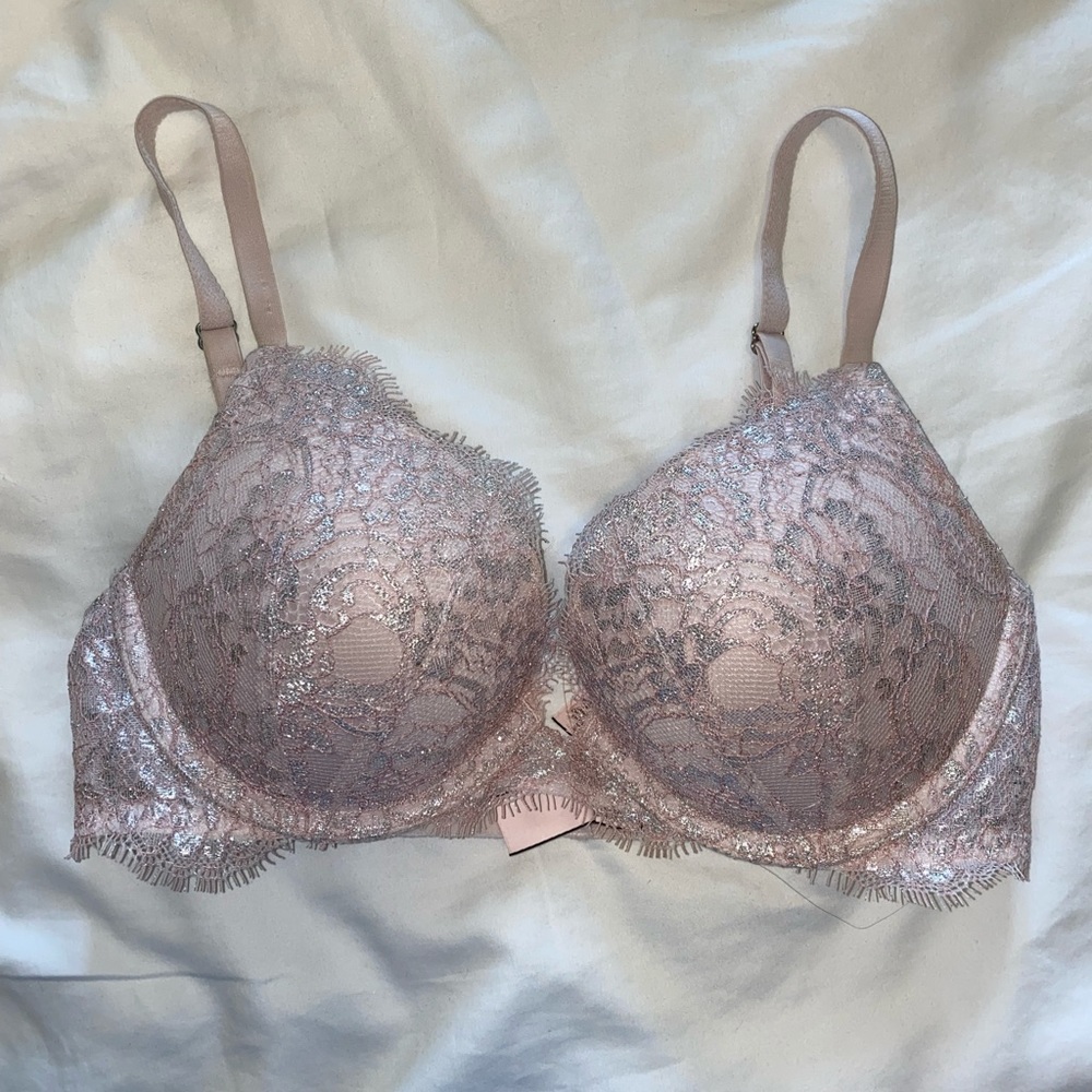 NWOT Victoria’s Secret pink lace push-up bra 32c
